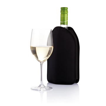 Sleeve Wine Cooler in black with bottle in it