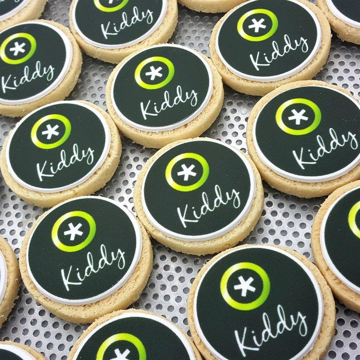 round biscuits with full colour logo topper