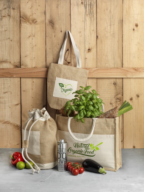 group shot of jute shopper bags