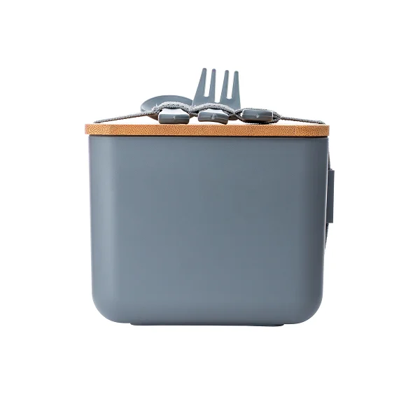 Lunchbox with bamboo lid and cutlery set