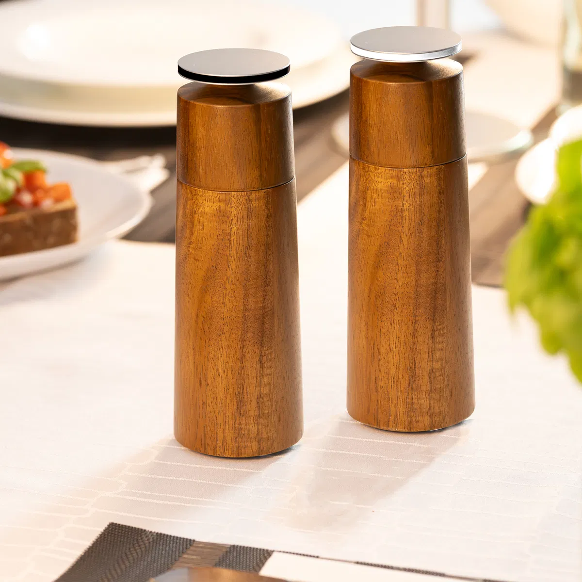 Salt & Pepper Mill