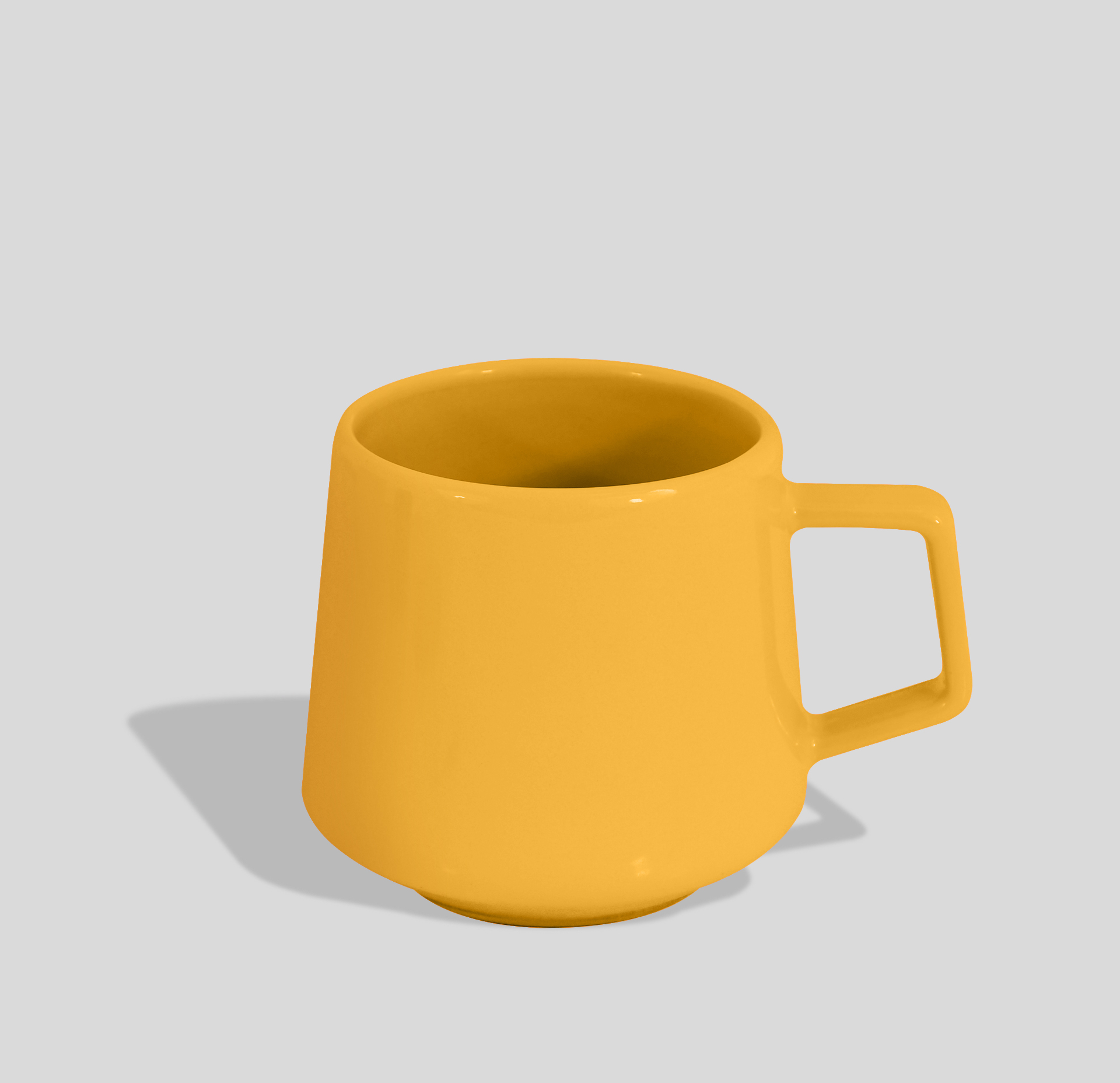 Karlo mug in yellow